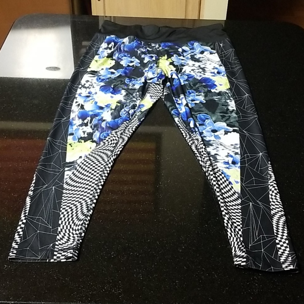 Danskin 7/8 Athletic Leggings - Picture 1 of 6